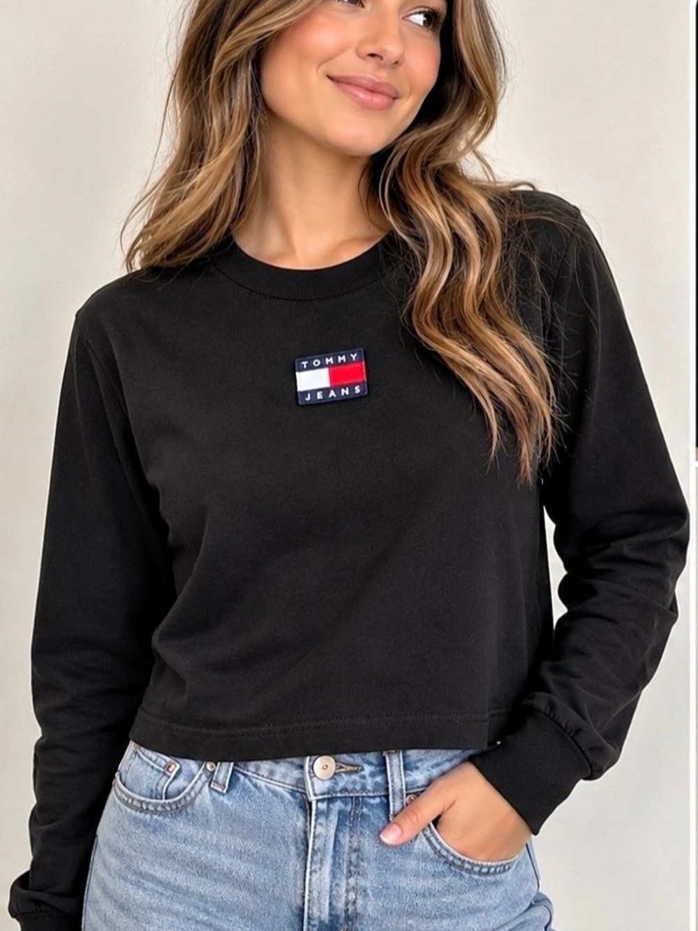 Tommy Jeans Black Slightly Cropped Long Sleeve Logo Tee XS